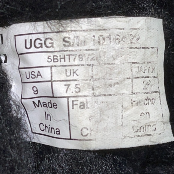 UGG Mini Bailey Button - Picture 7 of 8